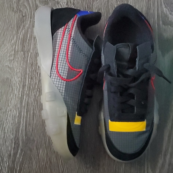 Nike Shoes - Wmns Waffle Racer 2X 'Enigma Stone University Red'